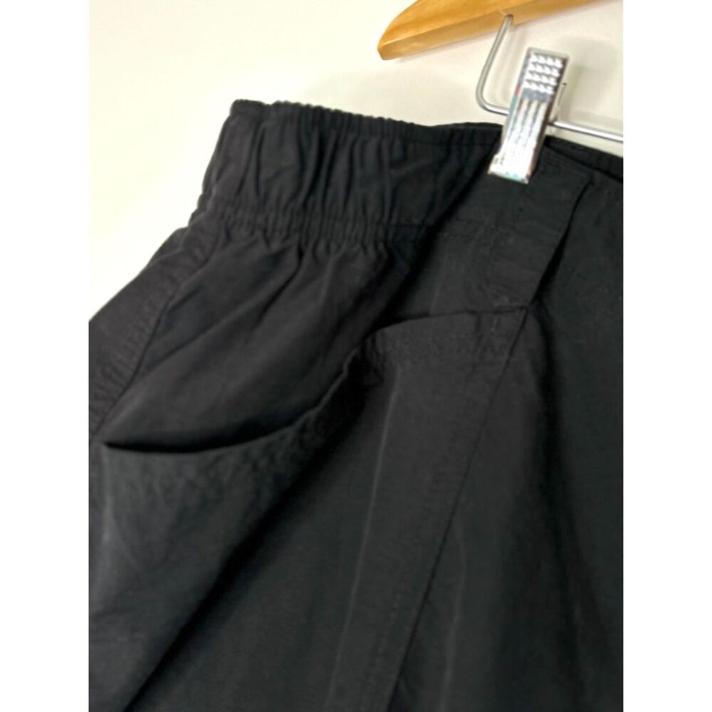 Old Navy Black Straight Leg Pants - Picture 2 of 7